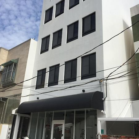 良文旅 Ryou Hotel Tainan Buitenkant foto