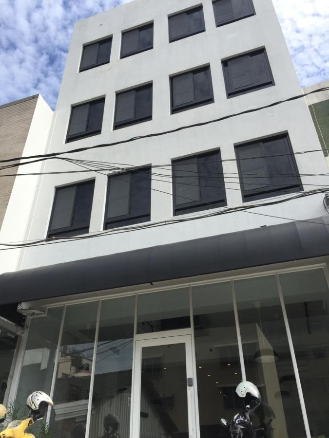 良文旅 Ryou Hotel Tainan Buitenkant foto