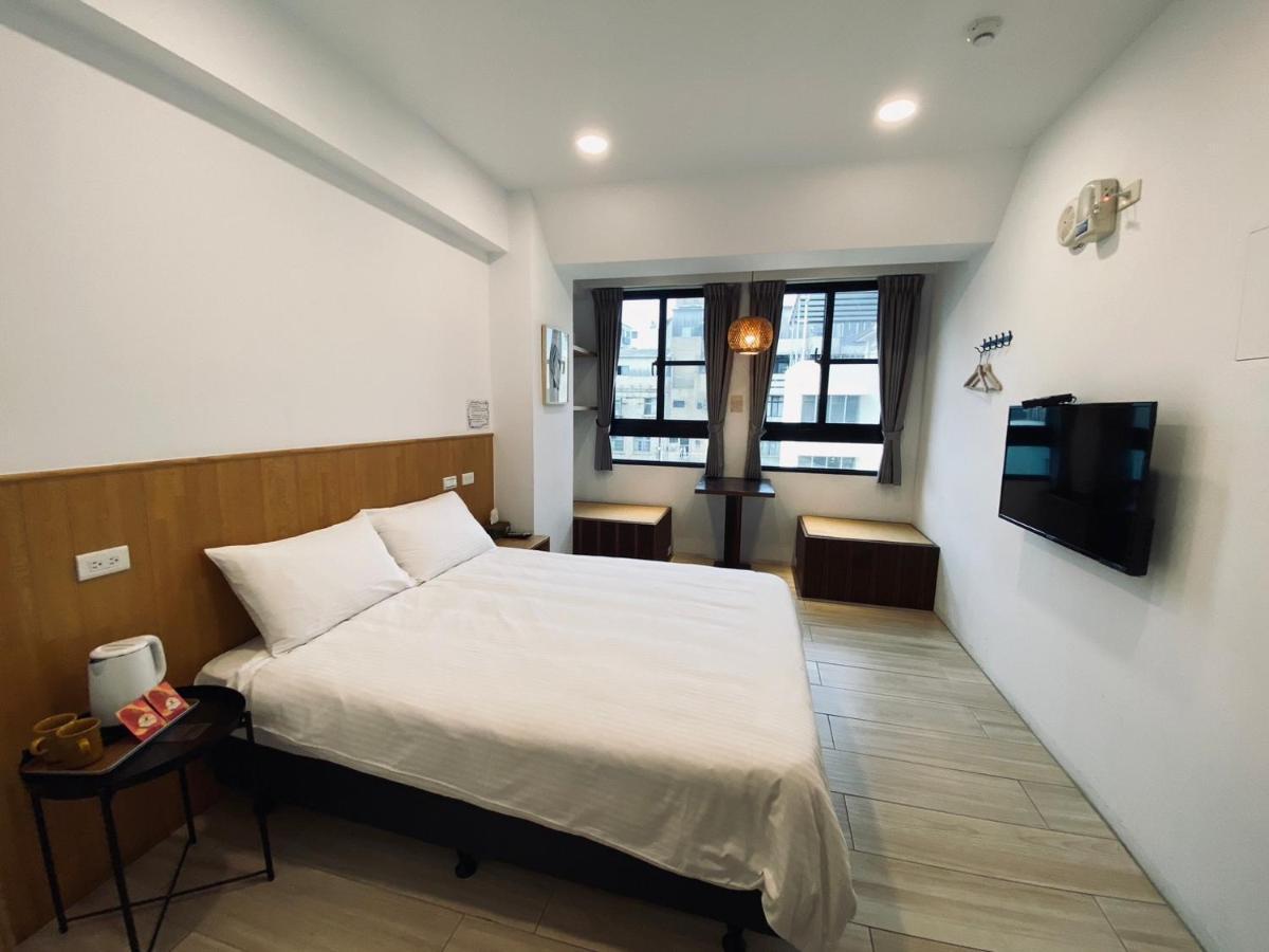 良文旅 Ryou Hotel Tainan Buitenkant foto