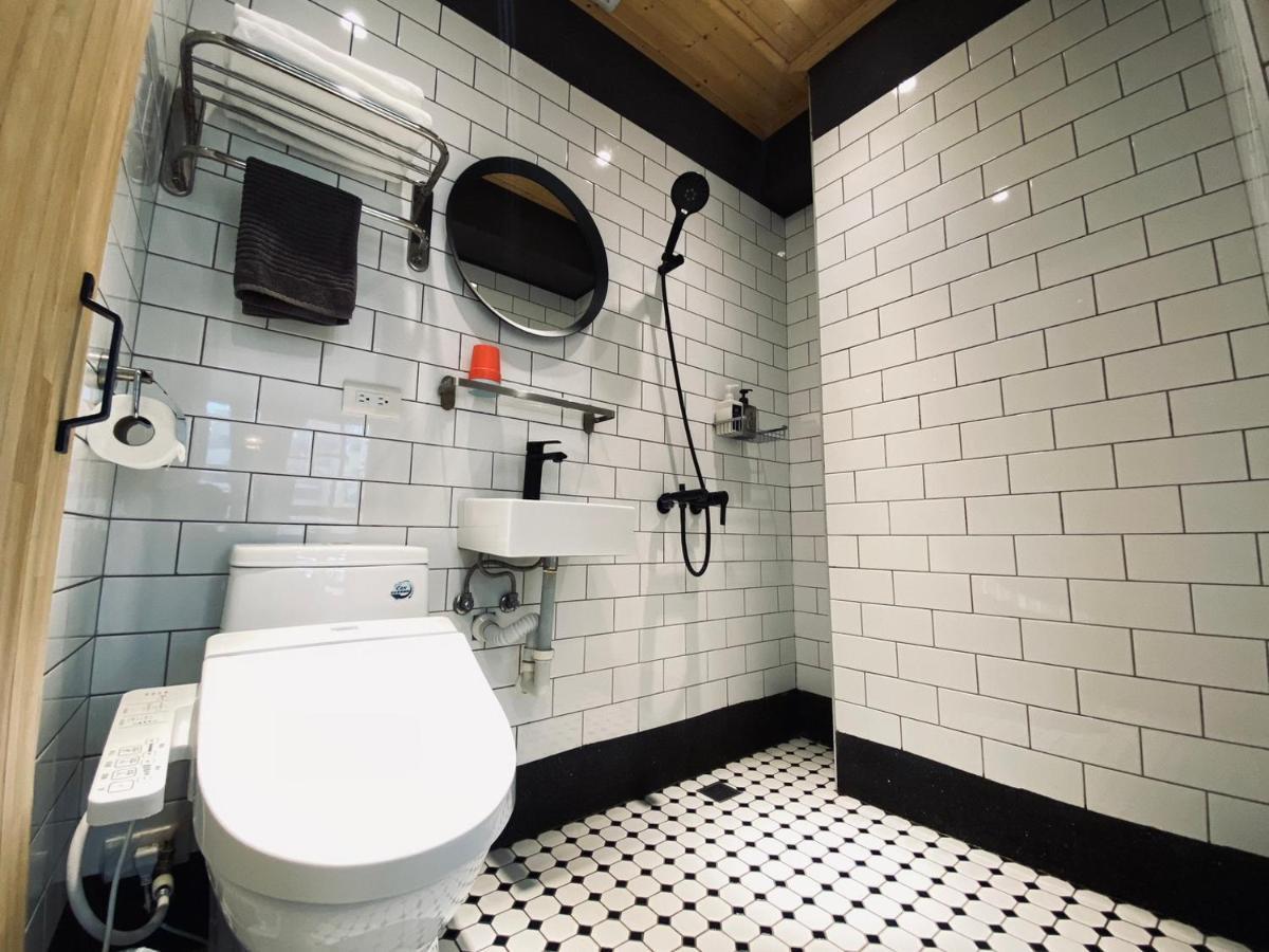 良文旅 Ryou Hotel Tainan Buitenkant foto