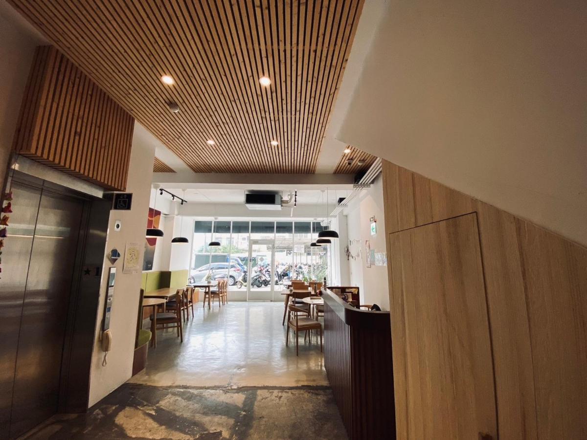 良文旅 Ryou Hotel Tainan Buitenkant foto